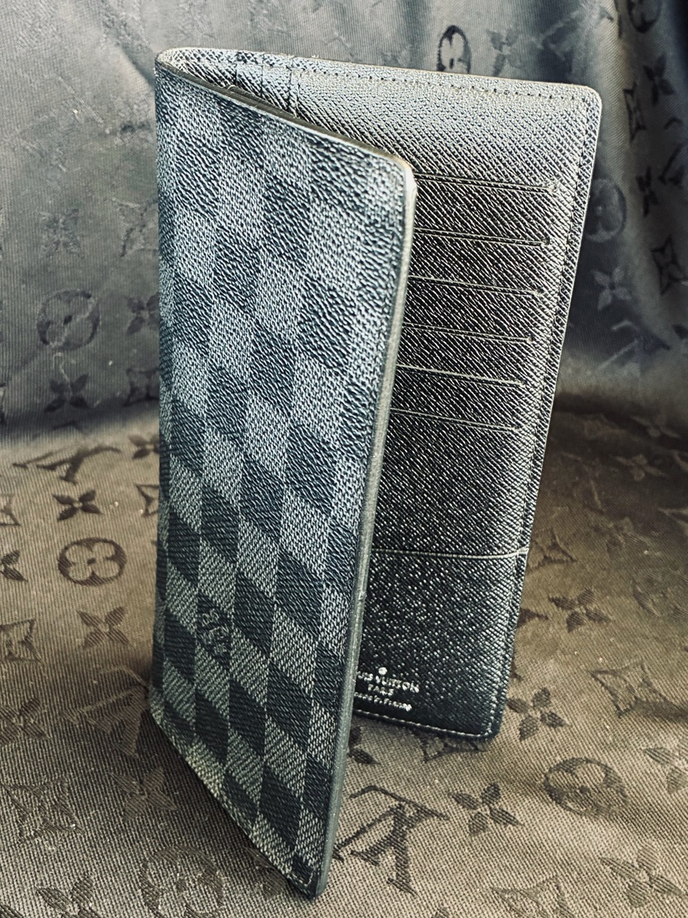 👔 Louis Vuitton Damier Graphite Brazza Wallet - EUC w Dustbag